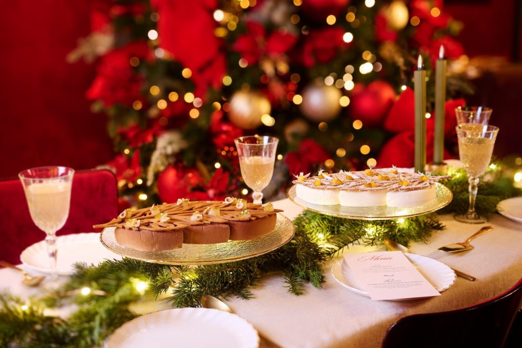 buches de Noel Moulin Rouge